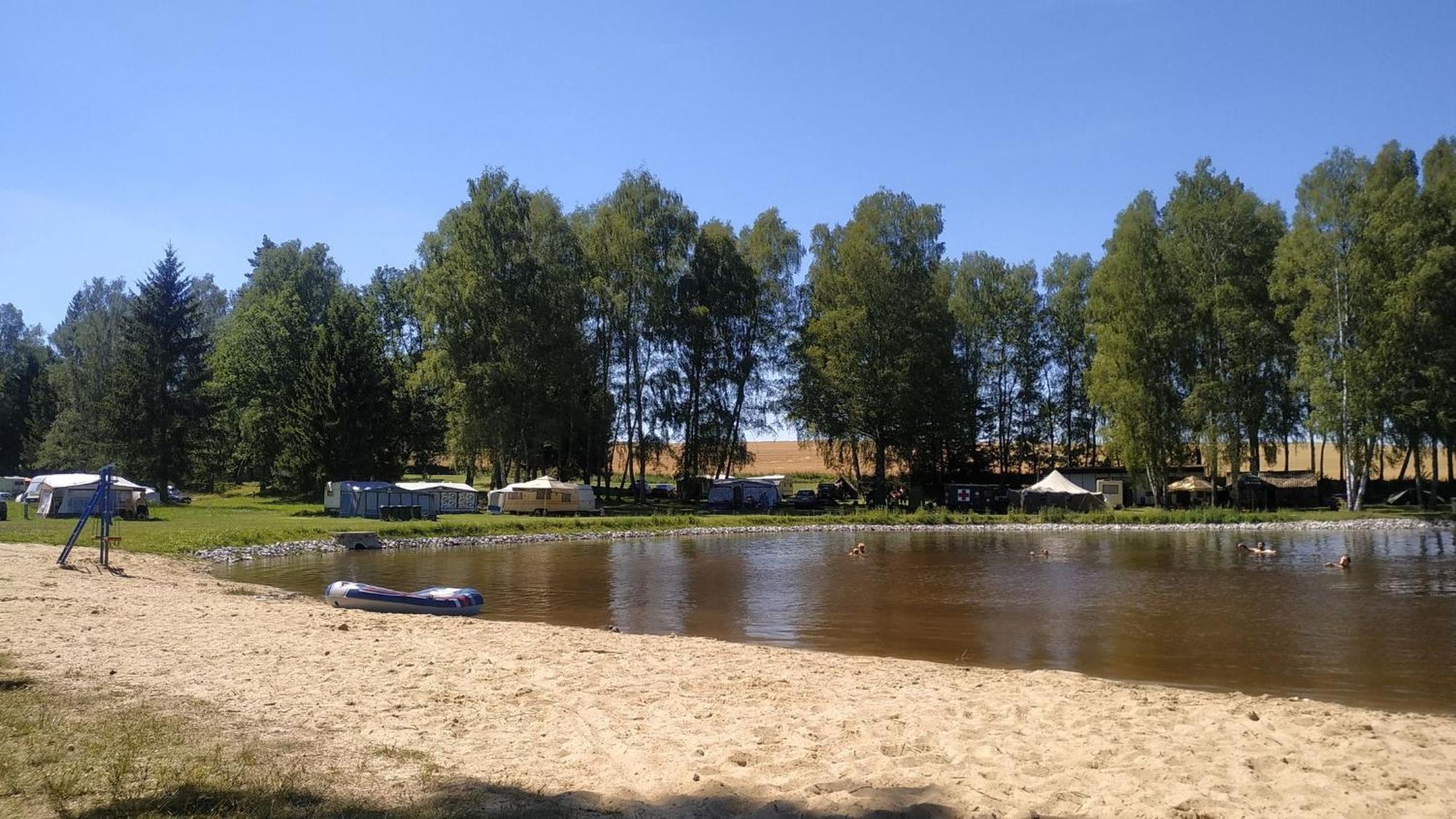 Autokemp Panistavka Zirovnice Luaran gambar